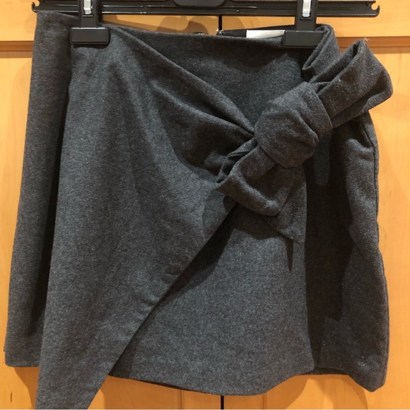 ☘️Wilfred front tie mini skirt☘️ - Picture 5 of 8